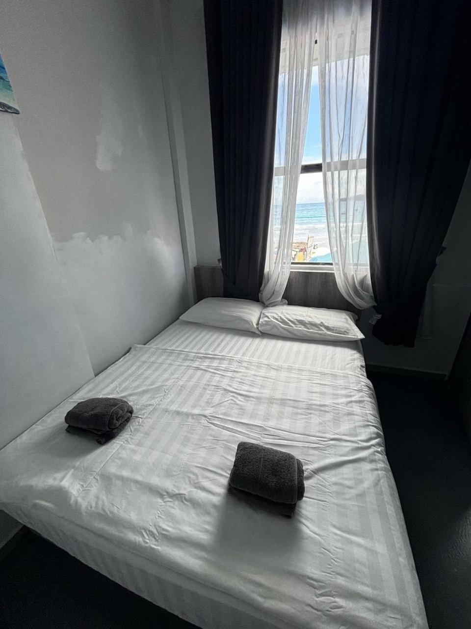 The Room Inn - Pasir Panjang Кампунґ-Куала-Бесут Екстер'єр фото